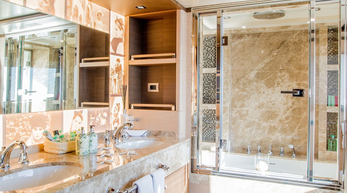 Аренда яхты Benetti Crystal 140 - NELA (Soy Amor) во Франции